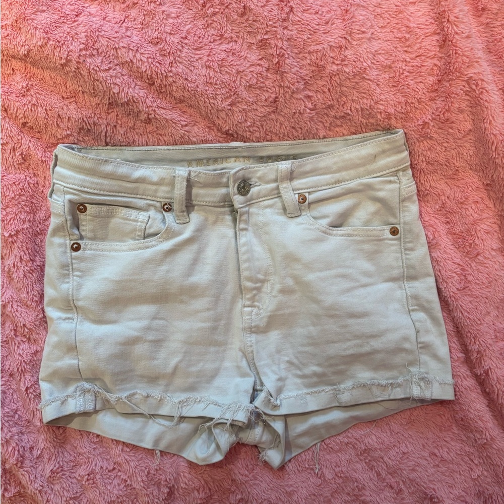 White American Eagle high v-rise shortie shorts size 6 GUC